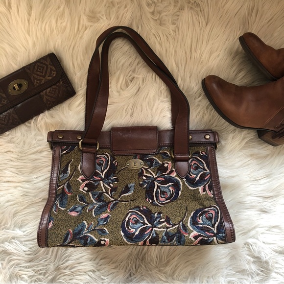 RARE Fossil Re-issue Weekender Satchel in Green Floral Rose - Picture 9 of 13